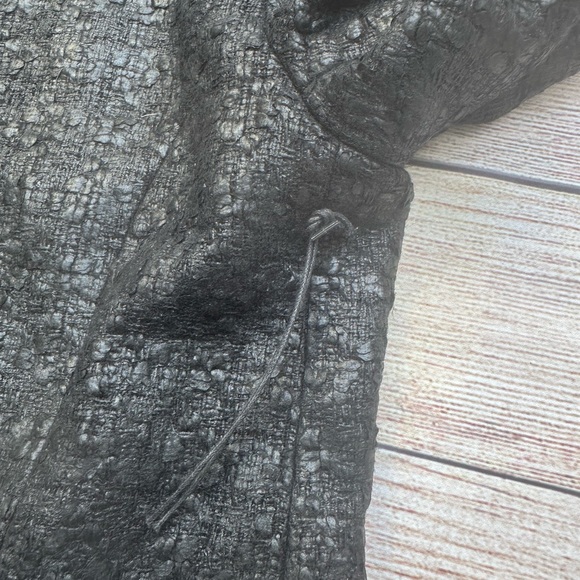 NWOT Joe’s zip up top size XS
Pit to pit: 15 1/2”
Length: 20” - Picture 4 of 8